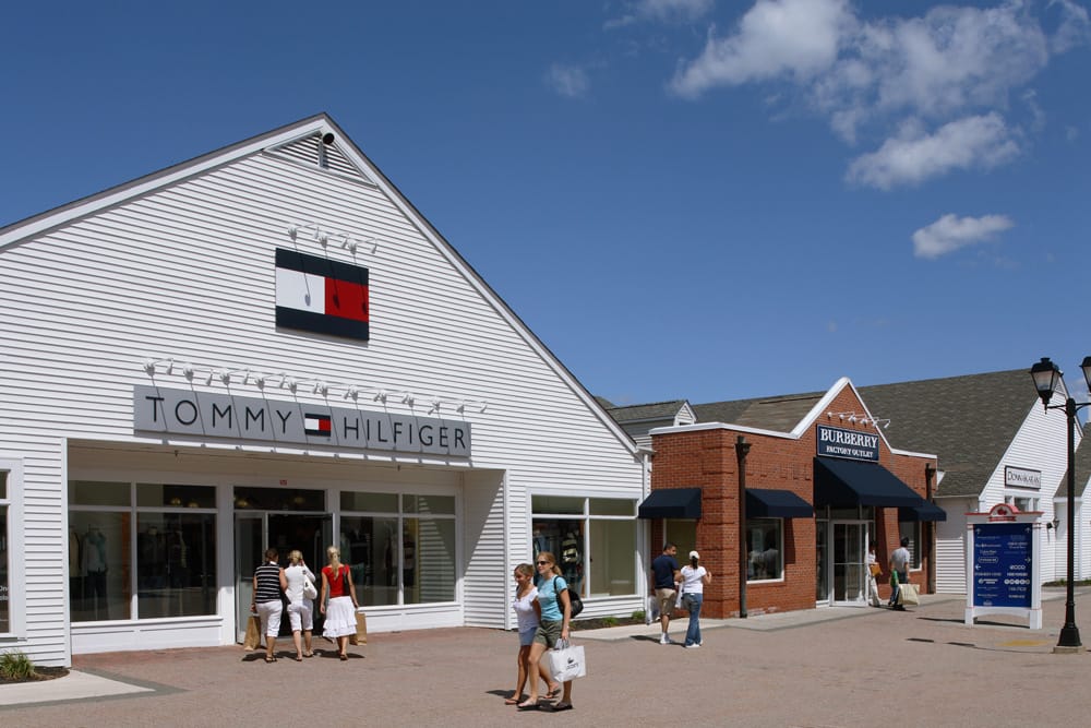 Woodbury Commons Outlets Ny