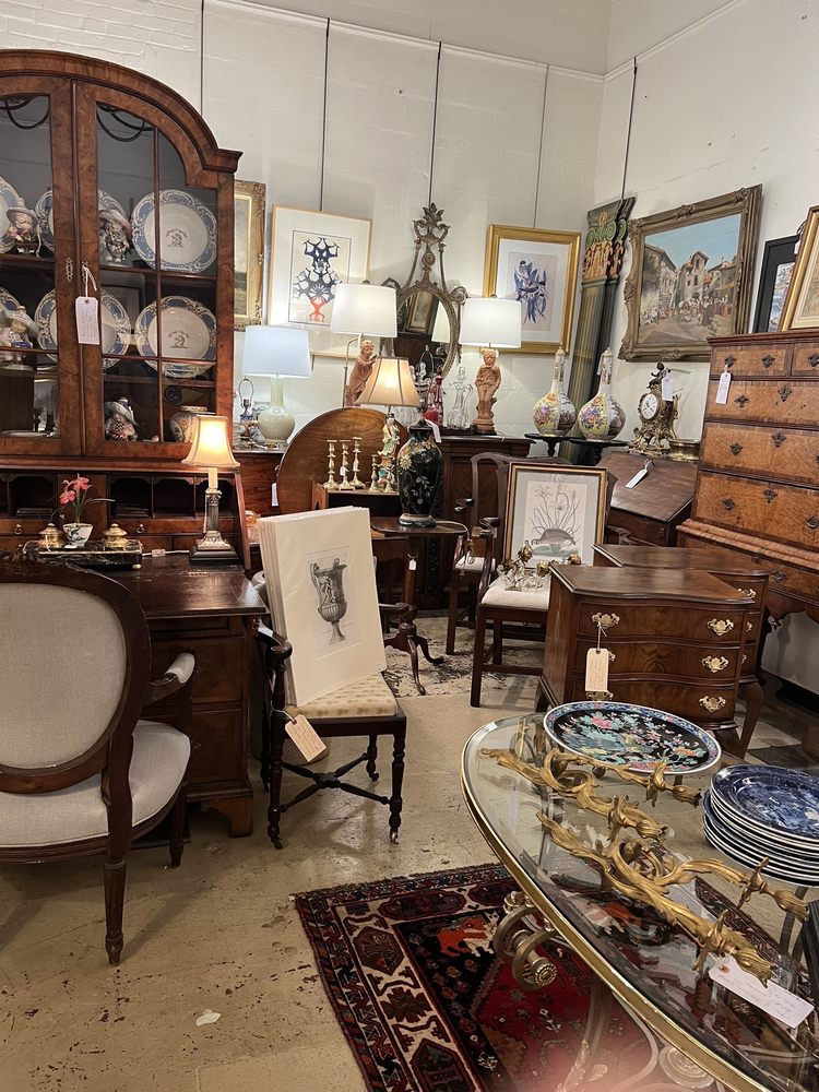image of business Wynsum Antiques & Interiors