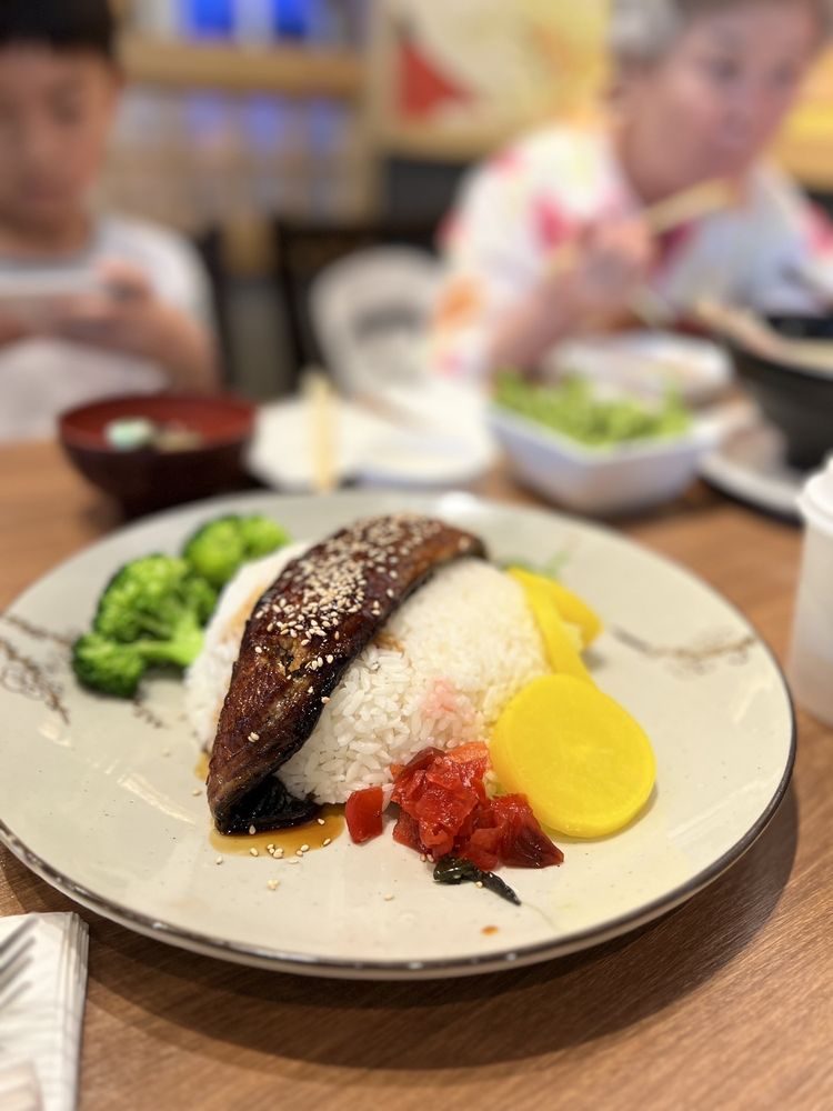 Zeng Sushi Delight