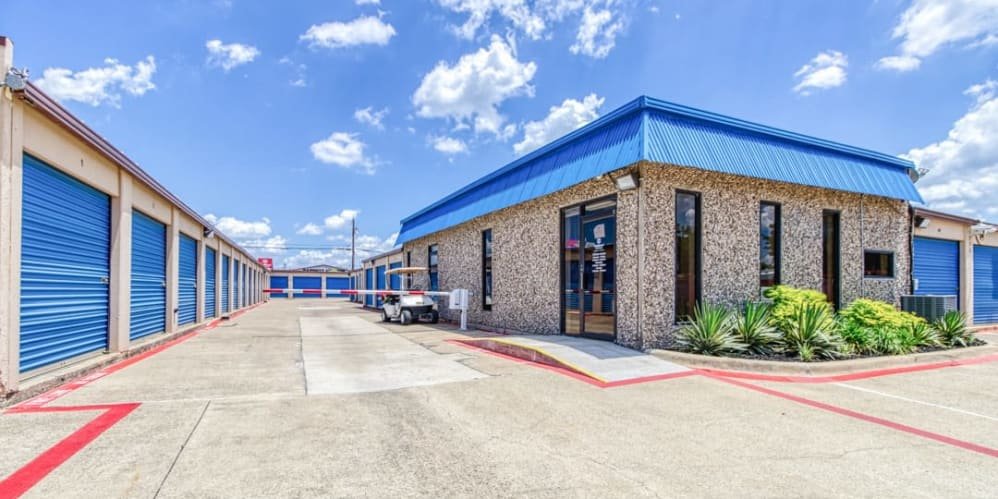 Devon Self Storage - Rowlett
