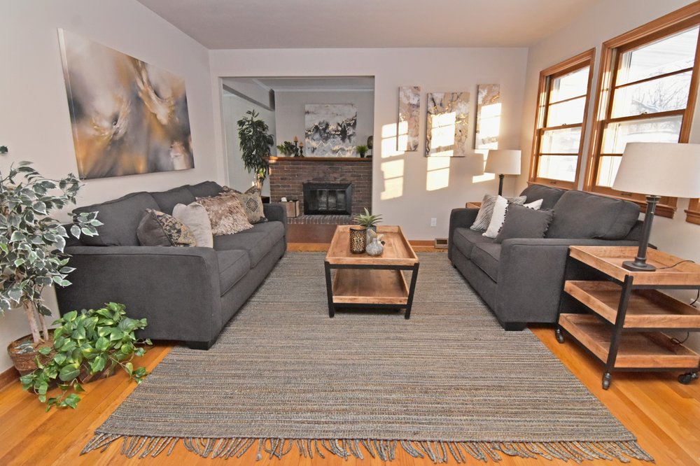 image of business Staging 2 Sell It