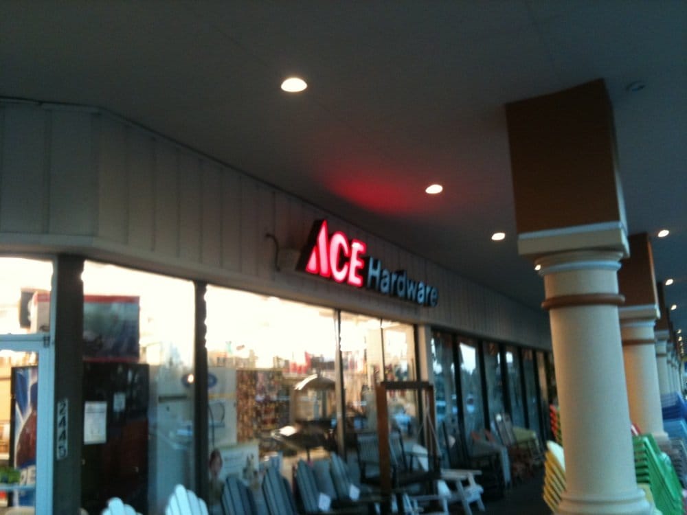 Ace Hardware 12 Reviews Hardware Stores 3440 Edgewater Dr