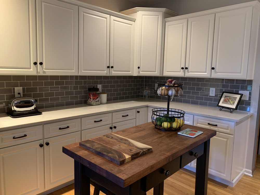 image of business A Fresh Color & Design