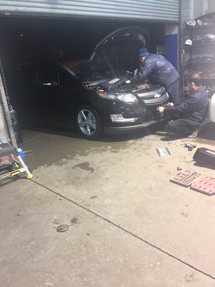 Nguyen Auto Body & Repair Body Shops 170 Umbarger Rd, Fairgrounds