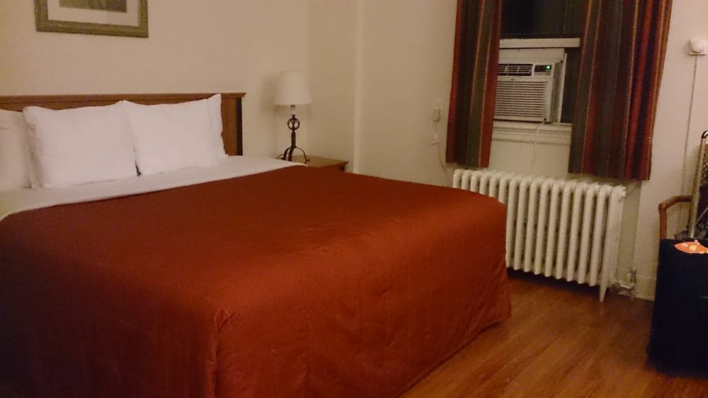 Hotel St-Denis