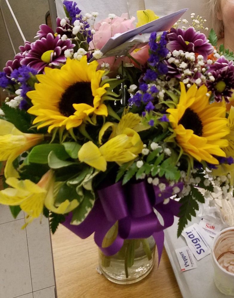 Dee’s Flowers & Gifts Florists 2A South Philadelphia Blvd, Aberdeen