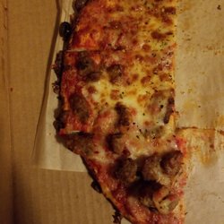 Daniellos Pizza 755 Main St North Myrtle Beach Sc Restaurant Photo Of Daniellos North Myrtle Beach Sc United States Round Pizza Cut