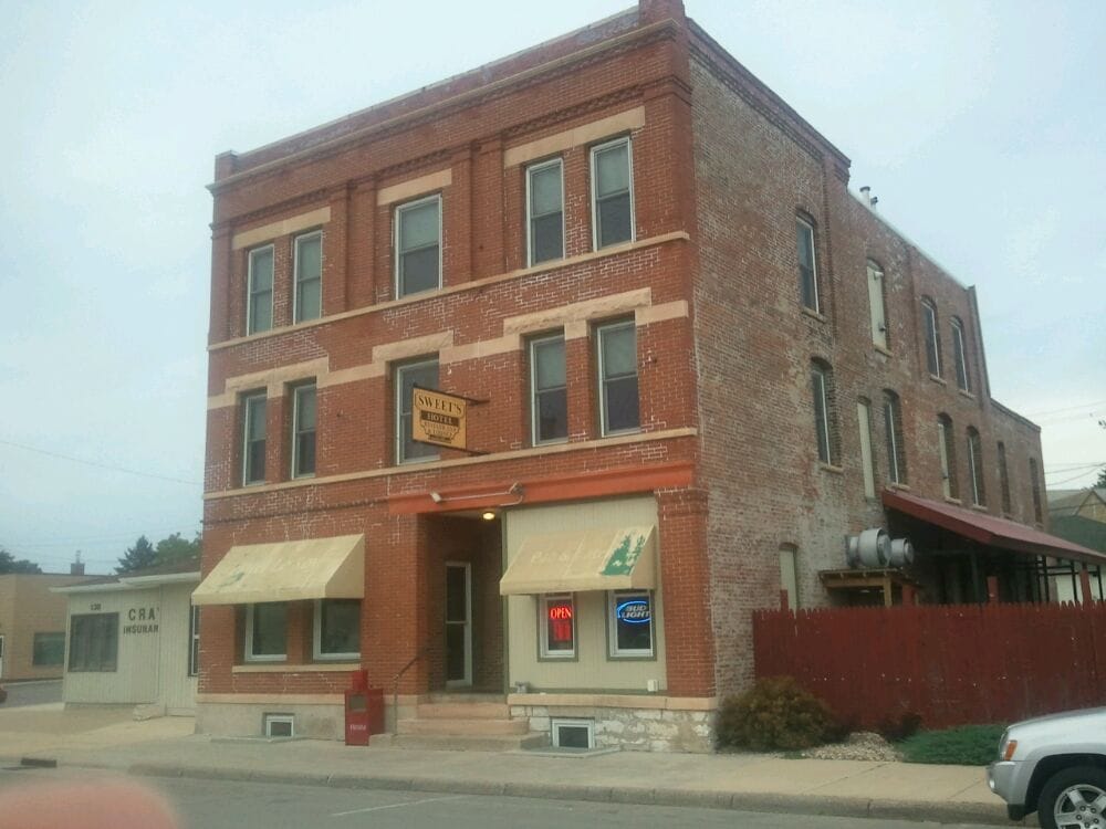 Sweet’s Hotel Restaurant & Bar Italian 128 W Main St, Le Roy, MN