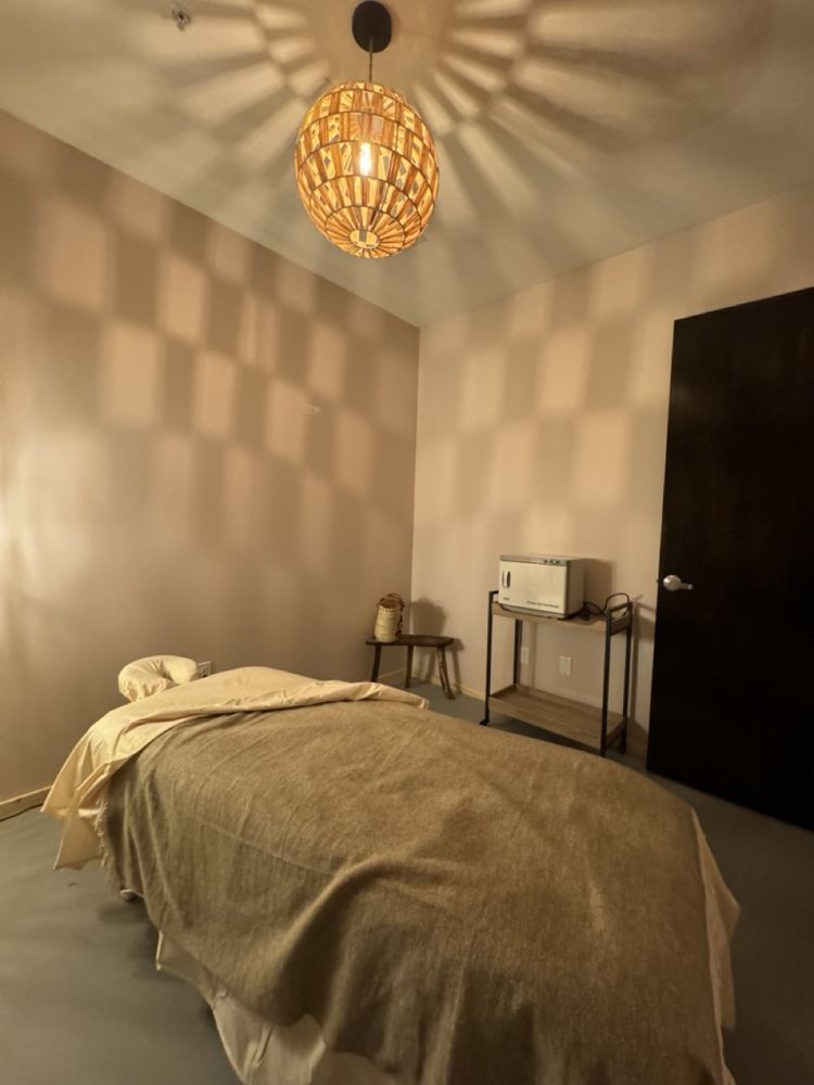 Silent Moment Massage