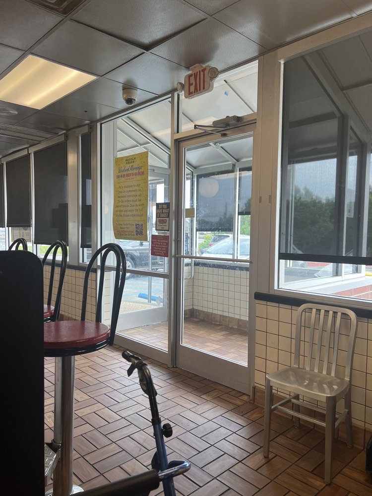 Waffle House - Henderson
