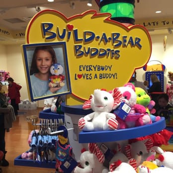 build a bear employee