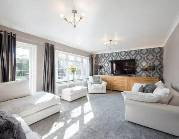 image of business Wallflower