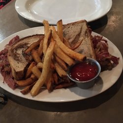 Station 101 Pub Kitchen 122 Photos 186 Reviews Pubs 2285 Photo Of Station 101 Pub Kitchen Dubois Pa United States Ruben