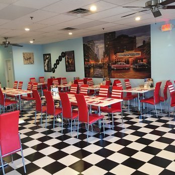 Kayla S Diner Closed 34 Photos 48 Reviews American Photo Of Kayla S Diner Peabody Ma United States Dining Room