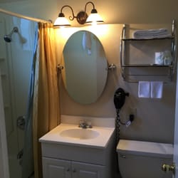 Colfax Motor Lodge 13 Reviews Hotels 550 S Auburn St Photo Of Colfax Motor Lodge Ca United States Cute Clean Bathroom