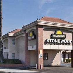 lakewood california hotels