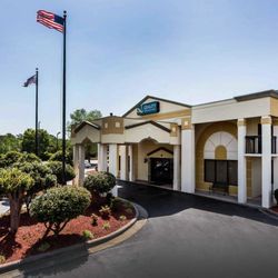 Quality Inn Suites 21 Photos 10 Reviews Hotels 138 Norman Photo Of Quality Inn Suites Mooresville Nc United States