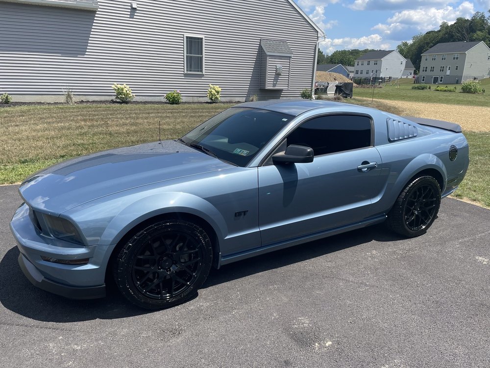 Luminous Auto Salon