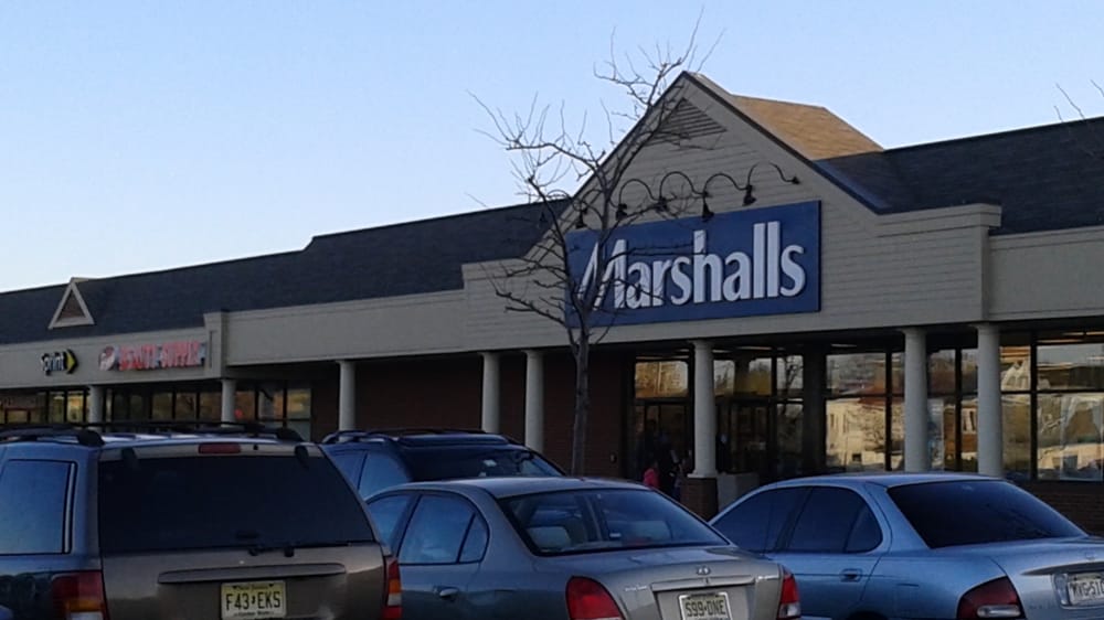 Marshalls stores in nj Marshalls can be found in a convenient location not far from the intersection of Columbine Road and Pepperidge Road, in Paramus, New Jersey, at Gurnee Mills Mall. By car. This department store is simply a 1 minute drive from Winters Avenue, Abbott Road, West Midland Avenue and Tether Lane; a 3 minute drive from Nj