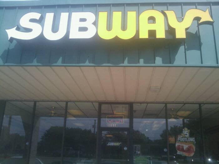 subway的介词on the subway还是in the subway百度知道