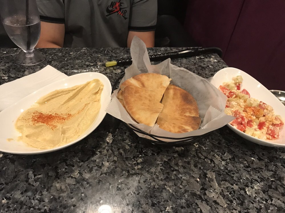 Makani Restaurant & Lounge
