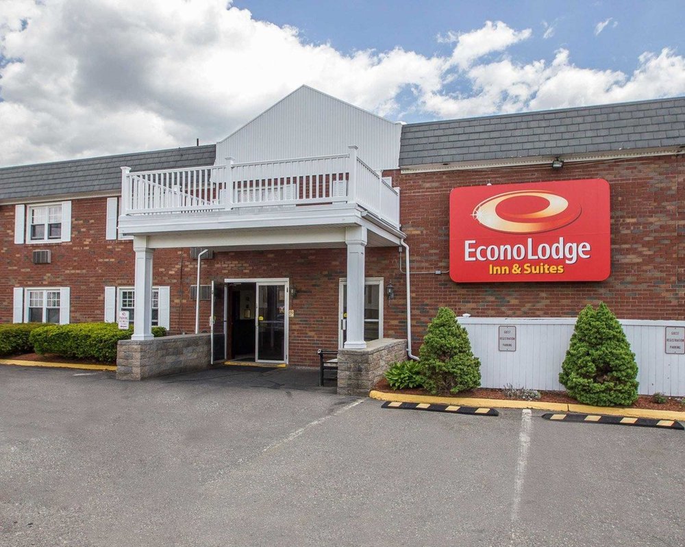Econo Lodge Inn & Suites Airport 25 Photos & 18 Reviews Hotels 34