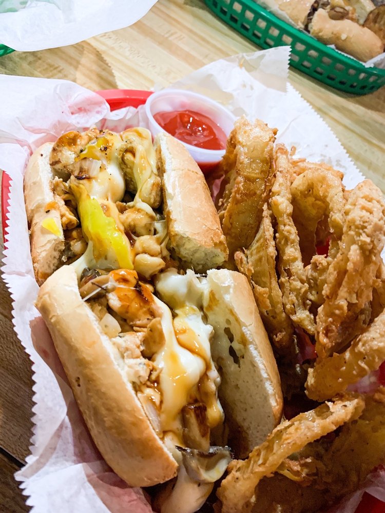 Putter's Patio & Grill