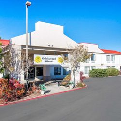 Econo Lodge 16 Photos Hotels 4615 N Elizabeth St Pueblo Co Photo Of Econo Lodge Pueblo Co United States
