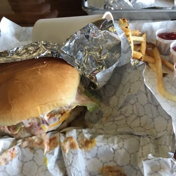 That Burger Joint 33 Photos 56 Reviews American New 2879 Photo Of That Burger Joint Naperville Il United States En With Fries