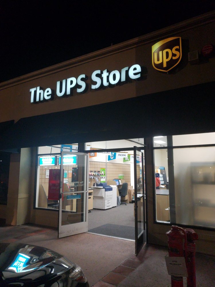 The Ups 14 Photos 90 Reviews Centers