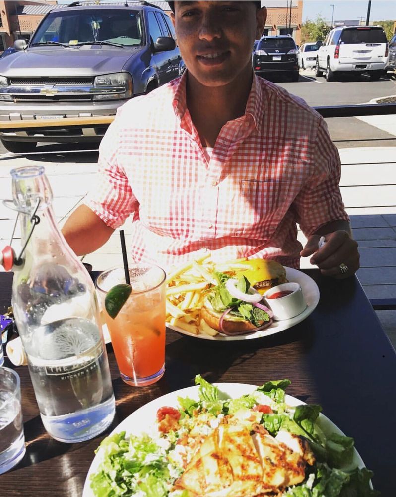 The Daily Kitchen & Bar - 102 Photos & 60 Reviews - Vegetarian - 12201