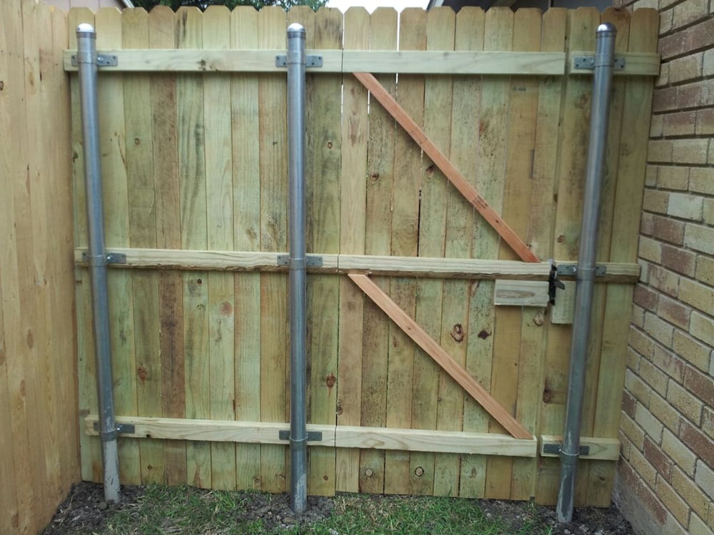 Demax Lawn & Fence Service