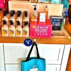 bath body works 19 photos 10 reviews cosmetics beauty bath and body works quail springs mall