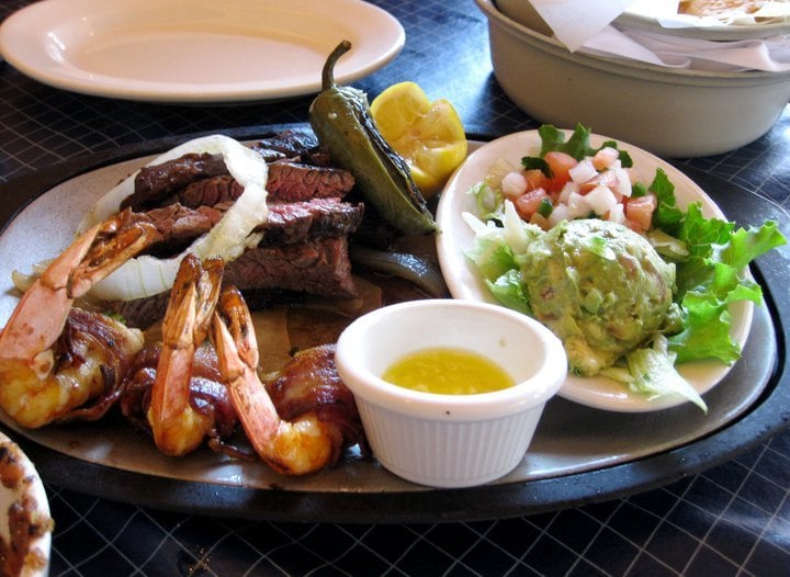 Plato Guadalajara Grilled jumbo shrimp brochette with beef fajitas Yelp