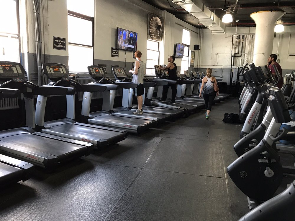 Richie S Gym 22 Photos 49 Reviews Gyms 6 Stanwix St Richie S