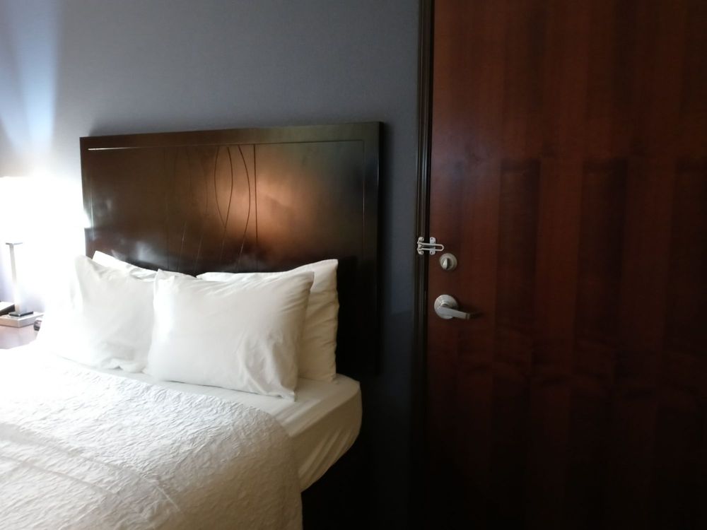 La Bonita Inn & Suites