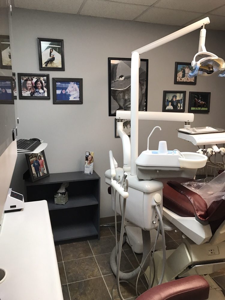 image of business Dalwin Bruce, DDS