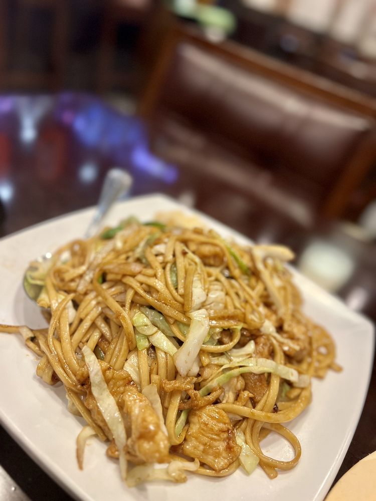 Momo Sushi & Asian Bistro