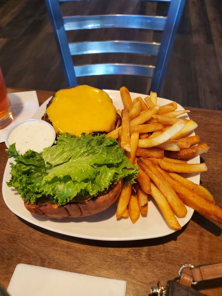 Elk Grove Sports Bar & Grill