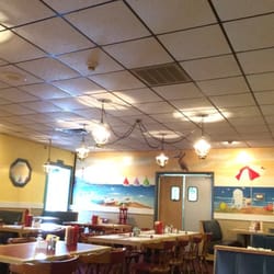 Mayflower Seafood Restaurant 11 Reviews 2200 N Photo Of Mayflower Seafood Restaurant Asheboro Nc United States Garish Fish Camp