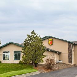 Super 8 By Wyndham Wheatland Wyoming Hotels 2401 16th Street Photo Of Super 8 By Wyndham Wheatland Wyoming Wy United States