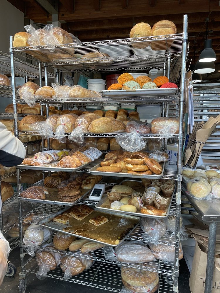 Dos Hermanos Bakery