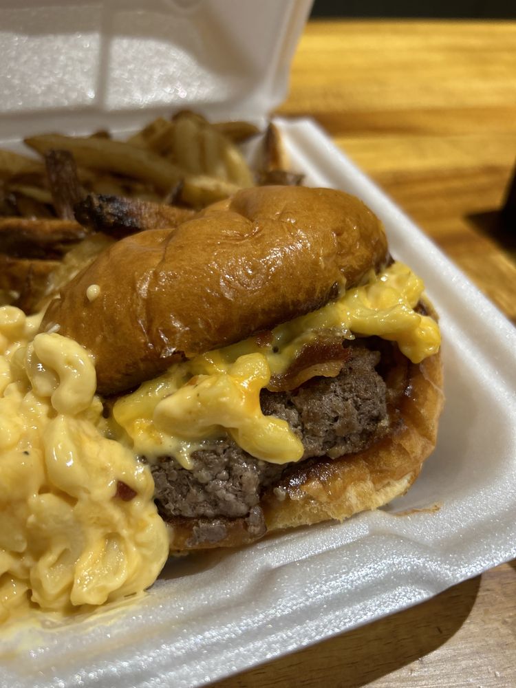 Mike's Main Street Bar and Grill
