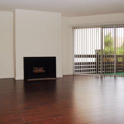 Kelton Towers Apartments 43 Reviews 515 Ave Photo Of Kelton Towers Apartments Los Angeles Ca United States Living Room