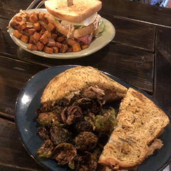 The Farmer S Table 266 Photos 311 Reviews Breakfast