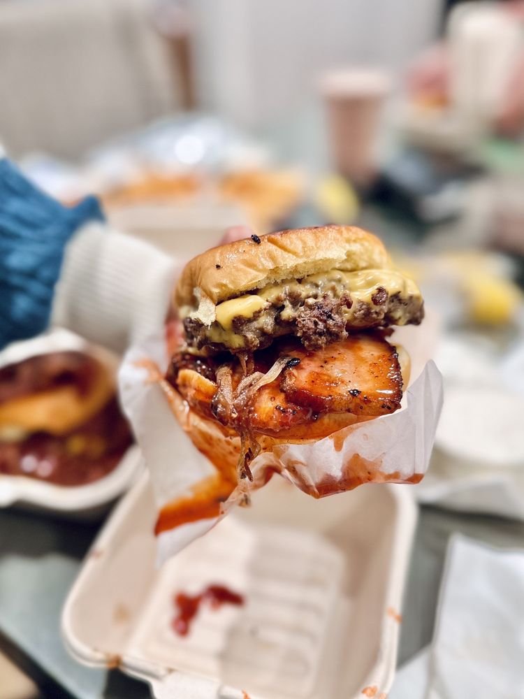 Nillys Neighborhood Burger Shop