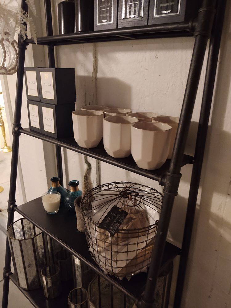 image of business White Pineapple Designs