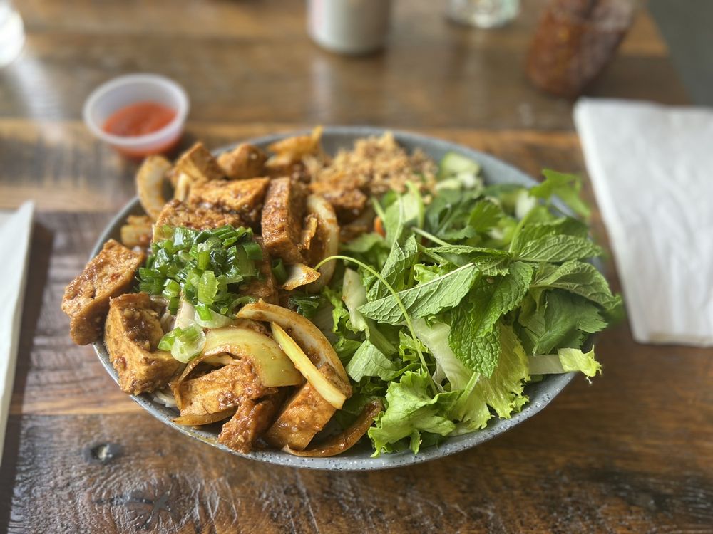 CrackleMi Vietnamese Grill