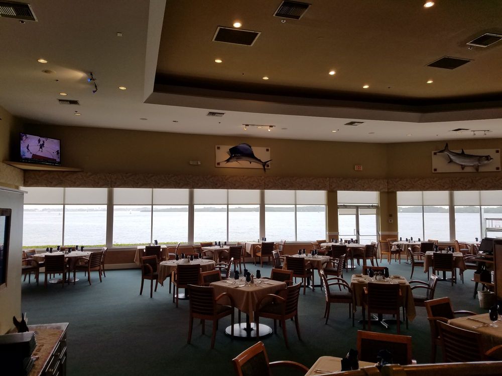 Pelican Yacht Club