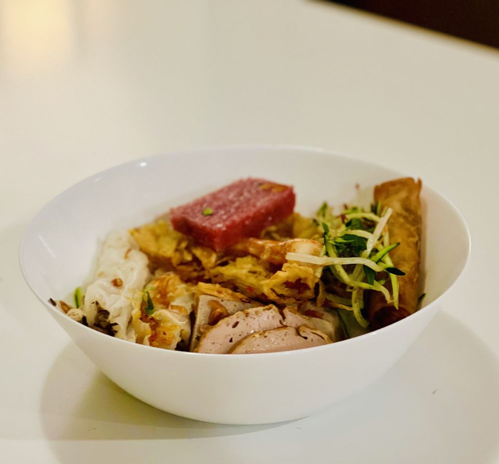 Banh Cuon Bun Moc Ong Ta
